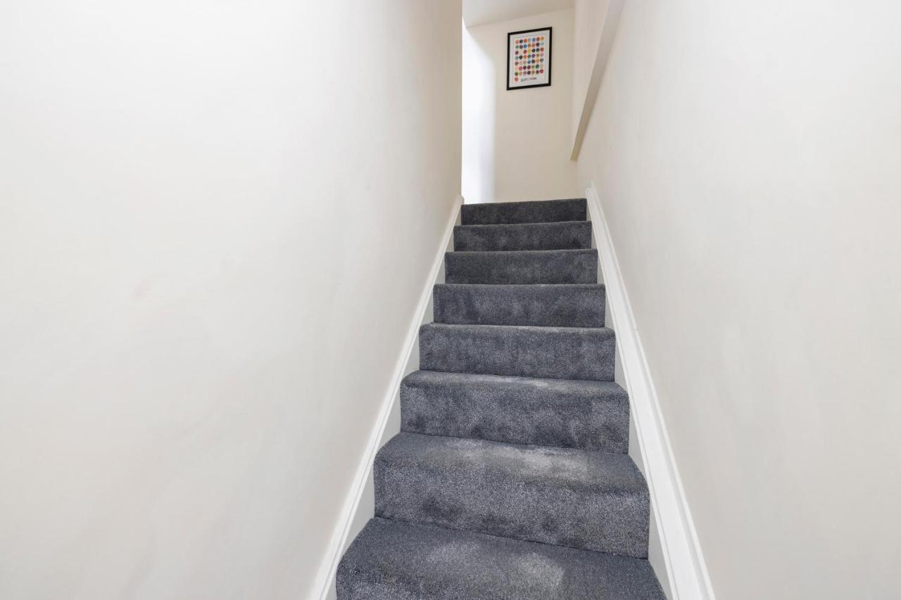 2 Bedroom Apartment On Peebles High Street 외부 사진